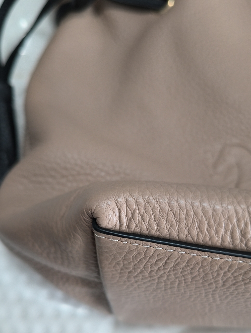 Coach Andy Shoulder Bag EUC - Picture 5 of 10